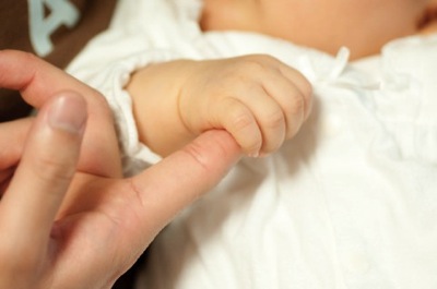 赤ちゃん握手